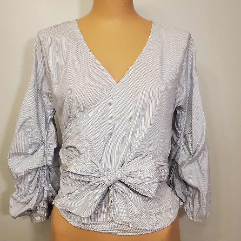 🌼Host Pick🌼H&M Blue & White Striped Wrap Blouse